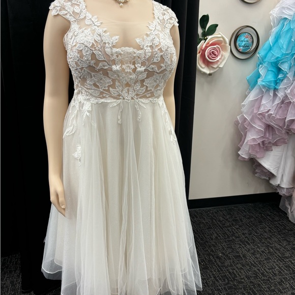 David’s  Bridal Size 20 W.  Beautiful tea-length gown - Picture 13 of 15